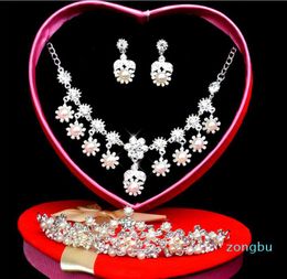 HT44 Boucles de mari￩e Boucles d'oreilles bijoux Tiaras Sets Luxury Wedding Crown Collier Bijoux Accessoires Fashion Crystal Bridal 5747026