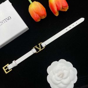 Hualun Tianjia's nouveau bracelet minimaliste en forme de V en laiton, Style à la mode, Bracelet Unique pour femmes