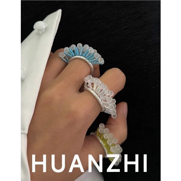 HUANZHI anneau de fleur perlé en plastique coloré Unique bijoux Punk personnalisés pour les femmes Y2K bal exagéré unisexe bijoux 240311