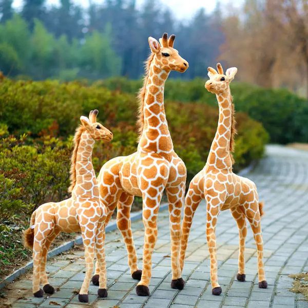Énorme vraie vie girafe en peluche jouets mignons poupées d'animaux en peluche modèle de simulation douce de haute qualité cadeau d'anniversaire enfants chambre décor 240130