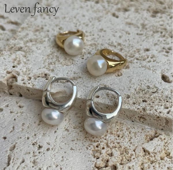 Huggie Pendientes de perlas cultivadas de agua dulce de plata de ley 925 con circonita cúbica y aro con bisagras para mujeres y niñas, joyería de regalo