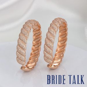 Huggie Bride Talk Boucles d'oreilles de luxe pour femmes en zircone cubique de haute qualité, bijoux de charme pour mariage, fête de fiançailles, le meilleur cadeau