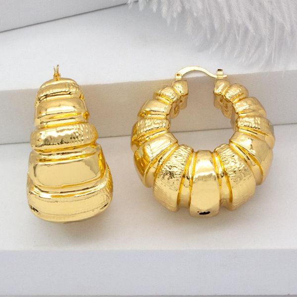 Boucles d'oreilles Huggie Hoop pour femmes en cuivre plaqué or 24 carats, accessoire de bijoux africain Dubaï doré, grandes boucles d'oreilles audacieuses pour cadeau de fête de mariage