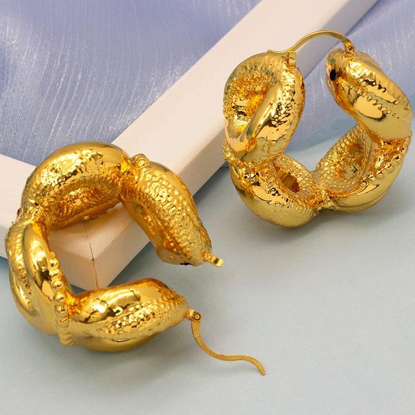 Boucles d'oreilles Huggie Hoop plaqué or 24K, cuivre de haute qualité, africain dubaï doré ajouré, grandes boucles d'oreilles, accessoires de bijoux à la mode