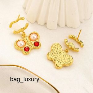 Huggie Huggie Women Stud Earrings 18K Gold Pearl Charm Earring Luxe lente nieuwe sieraden oorbellen ontwerper Love Gifts Wedding Party vlek