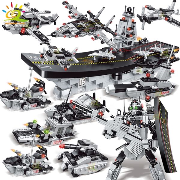 HUIQIBAO Militaire 1080pcs 8in1 Avion Armes Navire de Guerre Blocs de Construction Armée Navire Robot Briques Ville Construction Enfants Jouets 220715