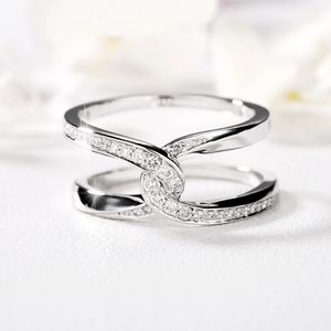 Infinity Cross X en forme de bague pour les femmes avec Halo Micro pavé cadeau d'anniversaire pour les femmes en gros LotsBulk avec taille 6-10