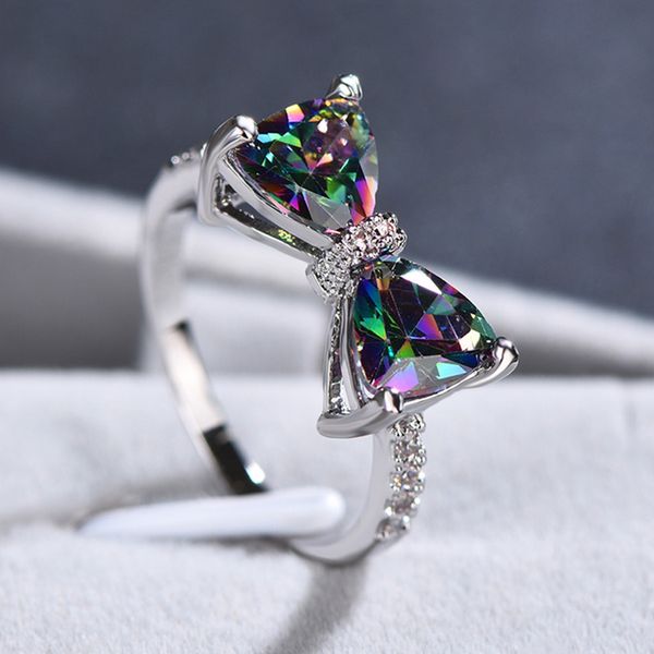 Huitan Personnalité Multicolore CZ Arc Anneaux pour Femmes Fantaisie Mariée Cérémonie De Mariage Partie Bague Beau Cadeau Bijoux De Mode