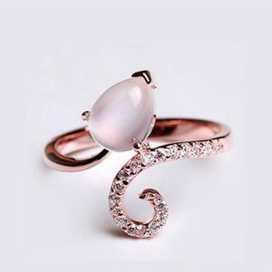 Huitan Pink Simulated Opal Women Rings Exquise Nieuwe Finger Accessories Rose Gold Color Sweet Girls Index Ring Statement Sieraden