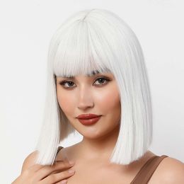 Human Curly Wigs Wig Party Wig Girl Bob Wigs Qi Liu Hai Korte rechte haarpruik Volledige hoofdbedekking