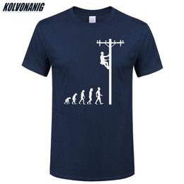 Menselijke evolutie van lineman t-shirt verjaardagscadeau voor elektricien vader vader man o-hals korte mouw katoen heren t-shirts 210716