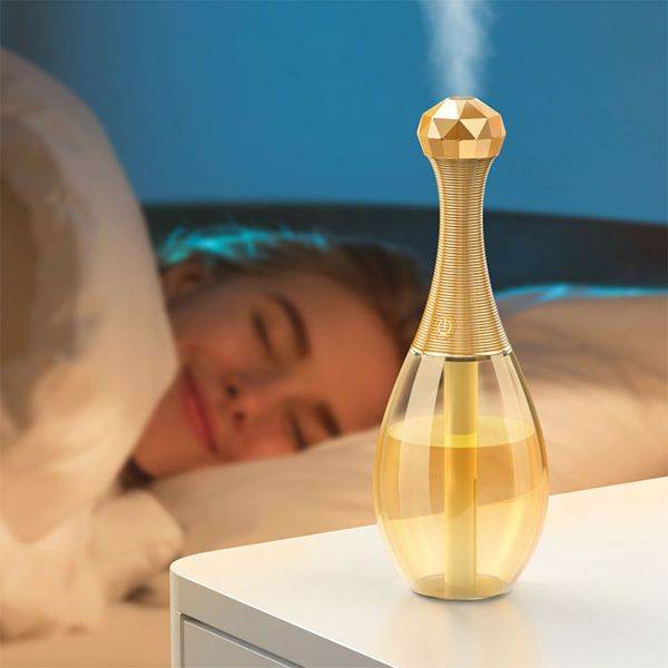 Humidificateurs Mini humidificateur d'air 300ml fabricant de brume fraîche ultrasonique avec lumière d'ambiance colorée humidificateur d'air de voiture diffuseur de bouteille de parfum 230427