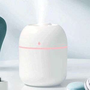 Humidificateurs USB Mini Air Humidificateur Diffuseur d'huile essentielle aromatique Convient aux voitures ménagères ATOMIZEURS MUTE ULTRASONIQUES DIFUSEURS AVEC LES LUMES LED LUMIÈRES Y240422