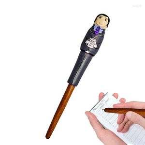 Humoristische pennen Zwarte schrijfpen Gladde houten balpen Comfortabele grip Kleine sculptuur voor desktopdecoratie Geschenkfamilie