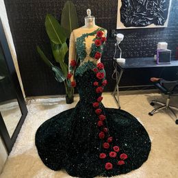Hunter Green Prom -jurken voor zwarte vrouwen illusie Velvet belonderbelasting voor speciale gelegenheden Appliqued kralen Lace Flowers Strijnvestiging Decoreerde verjaardagsjurk AM968