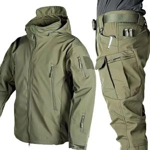 Jachtjassen 2024 Winter Speciale Tactiek Training 5XL Soft Shell Pluche Dikke Waterdichte Winddichte Warme Jas En Broek Met Capuchon