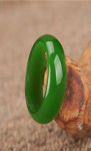 HXC Woman Natural Green Hetian Jade Ring Chinese Jadeite Amulet Fashion Charm Sieraden Hand gesneden ambachten geschenken voor vrouwen Men5377847392525