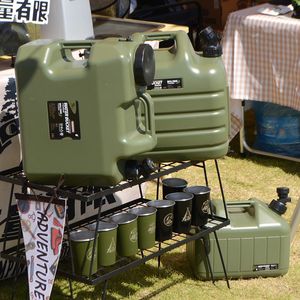 Equipo de hidratación Acampar al aire libre PE Grado alimenticio PC Cubo de plástico Tanque de agua engrosado Grifo de almacenamiento para el hogar Botella de bebida para automóvil 230303