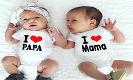 Ik hou van mama en ik hou van papa baby bodysuit tweelingen onesie baby baby dragen witte kleding katoen zachte peuter babe zomer slijtage2342739