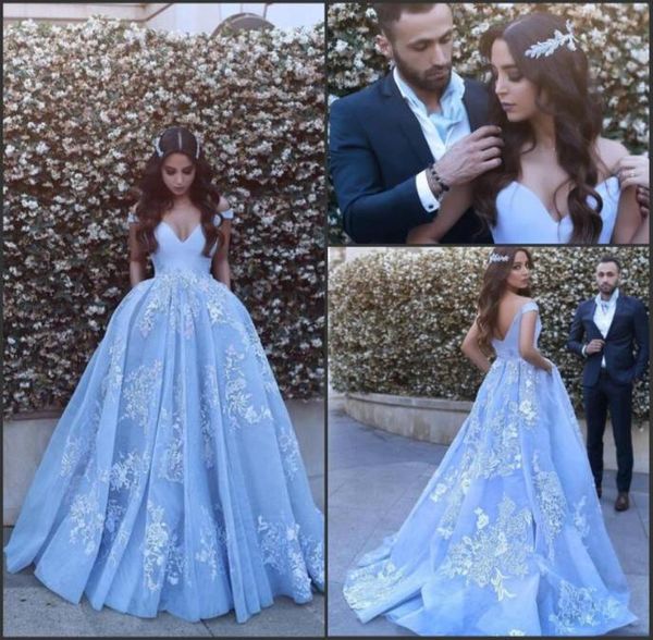 Ice Blue Arabe Dubai au large des robes de soirée à l'épaule 2017 a déclaré Mhamad une ligne Vintage Lace Prom Party Robes Special Occasion Dres6821013
