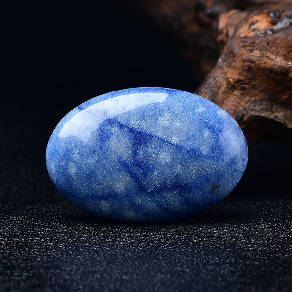 Cristal de guérison de pierres précieuses naturelles de Quartz de pierre de paume de veine bleue de glace