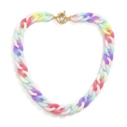 Helado Color mezclado Cadenas cortas Collares Mujeres Arco iris Hebilla Acrílico Cadena de clavícula Mujer europea Tejido único Vestido de vacaciones Gargantillas Accesorios