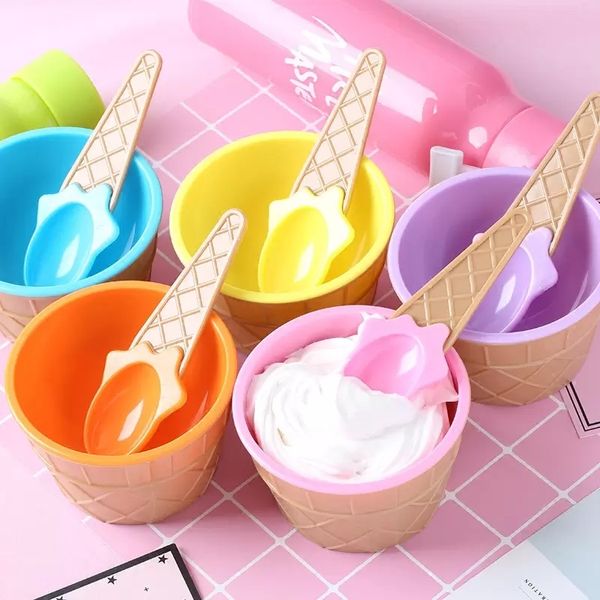 Outils de crème glacée Bol de crème glacée en plastique mignon avec cuillère Dessert écologique Bols de tarte colorée Ensemble de récipients Tasse Enfants Vaisselle Inventaire En gros