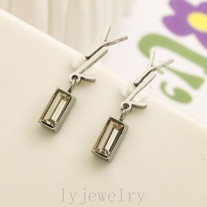 Ice out aretes de diseñador para mujer, aretes con letras para mujer, colgante cuadrado de diamantes de imitación, aretes de joyería para fiesta de boda, diseñador clásico zl074