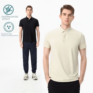 Polo à manches courtes de soie à manches courtes Men d'été Automne Nouveau revers de mode Tshirt haut de gamme Polos de couleur pure t-shirt