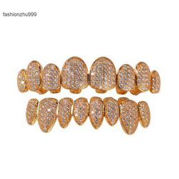 Iced Out 14K Gold Grills Dientes de cristal Parte superior inferior Diamante Grillz Hip Hop Bling Cubic Zircon Rapero Body Jewelry7425554