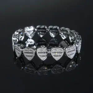 Iced Out Cubic Zirconia Heart Charm Bracelet Brazalete Chapado en oro y plata para Mujeres Hombres Joyería de boda al por mayor