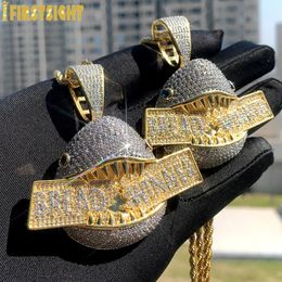 Iced Out Letter Bread Ginner Prendant Collier Gold Color Bling 5a Zircon CZ Shark Badge Charm Men Fashion Hiphop Bijoux 240411