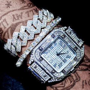 Iced Out Vrouwen Horloges Armband Goud Dames Pols Luxe Aaa Strass Cubaanse Link Chain Horloge Bling Sieraden 220822278J