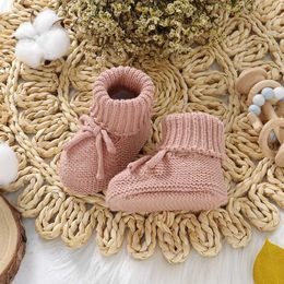 ICX0 First Walkers Baby Shoes Solid Tristhed Newborn Boys and Girls Boots Walker Soft Sole Unisexe D240528