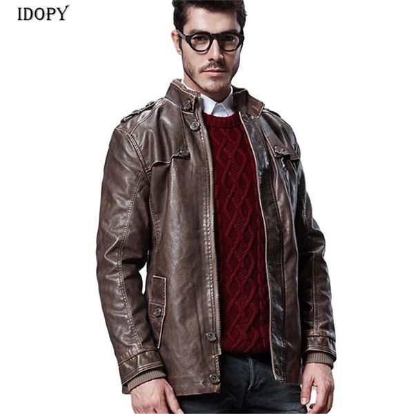 Idopy Moda Hombre Invierno Cálido Biker Chaquetas de cuero Fleeded Motocicleta Faux Leather Coats Stand Collar Plus Size 4XL 211111