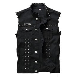 Idopy Fashion Heren Rivet Denim Vest Punk Party Studded Slim Fit Jean Jacket Male mouwloze vest voor mannen plus maat 240327