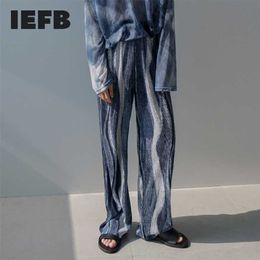 IEFB Pantalones rectos plisados de estilo coreano para hombres Pantalones casuales sueltos elegantes Pantalones de pierna ancha con cintura elástica Primavera Verano Y6138 211112