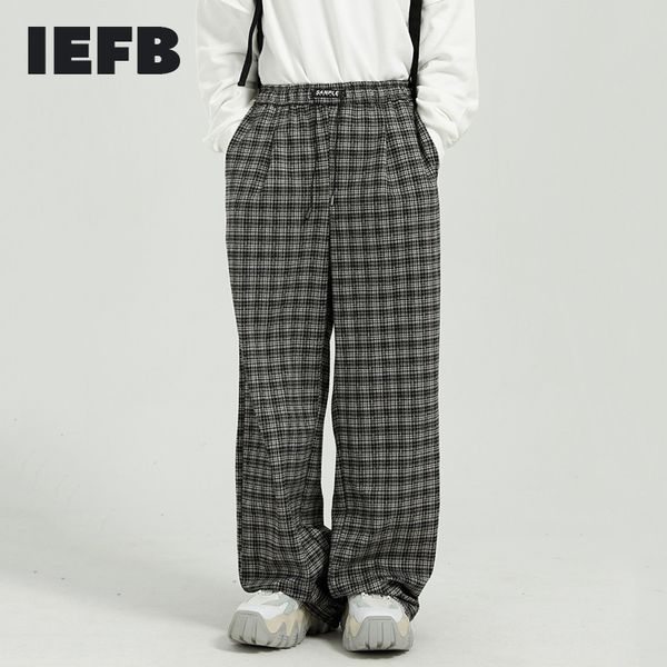 Pantalon décontracté coréen des hommes d'IEFB Vintage pantalon de carreaux blancs noir à la jambe à jambe large pour homme 9Y5971 210524