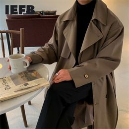 IEFB Mens kleding Koreaanse trend Windscheiding Mid lange losse kleding knappe mannen herfst Casual trench jas met riem 4312 220816