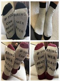 Si puedes leer esto, tráeme una copa de calcetines de cerveza de vino unisex winte calcetines de moda letra navideña mezcla de colores 4789404