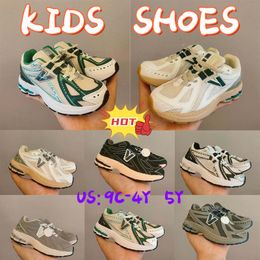 Kids Boys Girls 1906r Chaussures de course 1906s Sneakers Sea Salt Marblehead Blue Runner Downtown White Red Silver Metallic Children Trainers Taille 9C-4Y 5Y