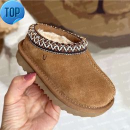 II Tasman Pantoufles pour enfants en bas âge Tazz Chaussures pour bébé Claquettes en fourrure de châtaigne Peau de mouton Shearling Classique Ultra Mini Boot Mules d'hiver à enfiler Wougglis bg