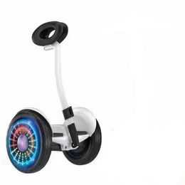 Scooter électrique intelligent adulte à deux roues de 10 pouces d'équilibre de contrôle de jambe illuminé