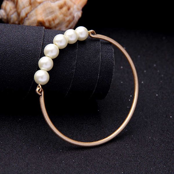 Imitation perle Bracelet rond cercle Bracelet pour femmes mode bijoux concis Initial accessoire 2021 Vew vente en gros Q0719