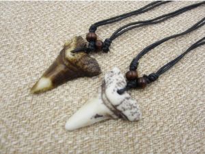 Imitatie Yak Bone Carving Shark Tand Charm Hanger Hout Kralen Retro Ketting Amulet Gift Travel Souvenir
