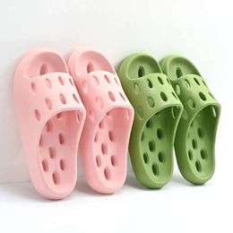 En el queso mujeres zapatillas huecas para el baño, pareja de secado rápido, no resbalan las sandalias evas, pasador verde 105 seco p