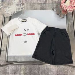 Op voorraad 2-12 jaar Designer Kinderkleding Sets T-Shirt Broek Set Merk afdrukken Kinderen 2 Stuk puur katoenen Kleding baby Jongens meisje Modemerk