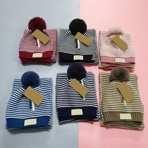 Bonnet et écharpe classiques de haute qualité pour enfants Bonnets Automne Hiver Crânes tricotés Casual Outdoor Hats Solid Hairball Beanie with Pom U-G001