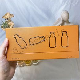 ¡En stock! Conjuntos de perfumes de diseñador Fragancia Traje Caja de regalo 4 * 30 ML Rose des Vents Apogee Contre Moi Le Jour se Leve Fragancia de larga duración Parfum Colonia de alta calidad