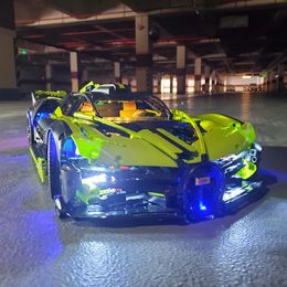 En stock MOC Bugatti Bolide W16 Sport Car Technology Light Light Compatible avec 42083 Bâtiment d'assemblage Blocs Bricks Toys 240428